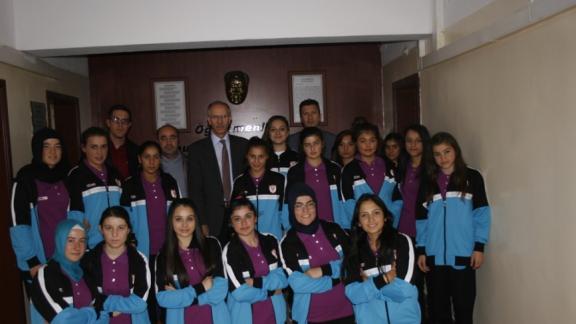 Galata Sağlık Spor Kulübü Yozgat Kadın Futbol Takımından  Sürpriz Ziyaret