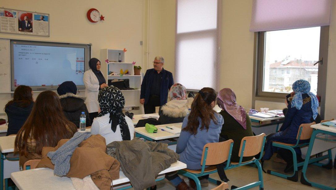İl Milli Eğitim Müdürümüz Hafta Sonu İl Merkezindeki Destekleme Yetiştirme Kurslarını (DYK) Ziyaret Etti