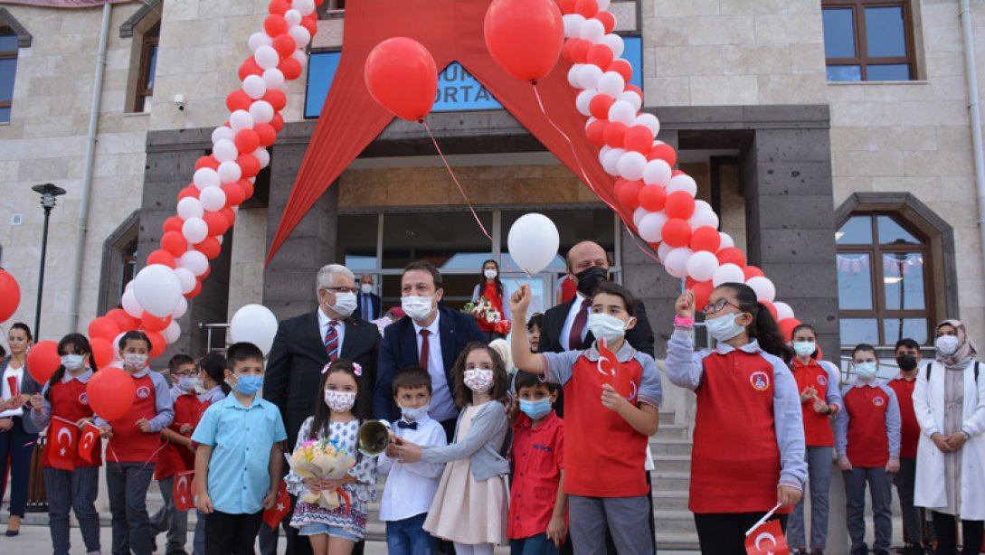 Yiğitler Şehri Yozgat'ta İlköğretim Haftası Coşkuyla Kutlandı
