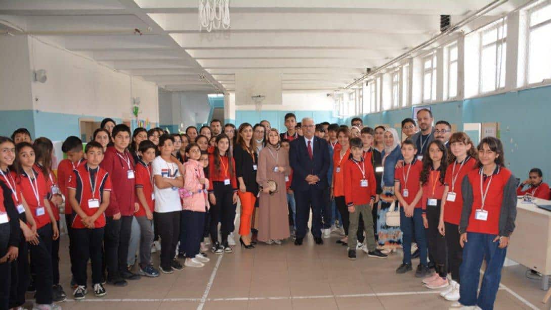 Erdoğan Akdağ Ortaokulu 4006 TÜBİTAK Fuarı