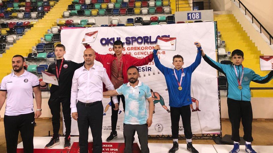 Okul Sporları Kapsamında Güreş Müsabakasında Türkiye Birincisi Yozgat'tan