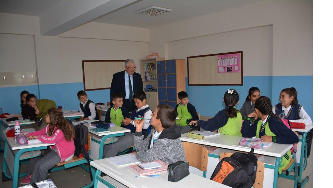 Divanlı Refika - Mustafa Kıymazaslan Ortaokuluna Ziyaret