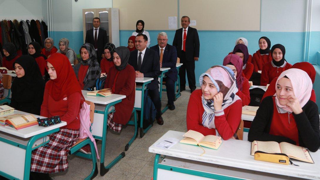 Valimiz Kadir Çakır Okul Ziyaretlerine Devam Ediyor