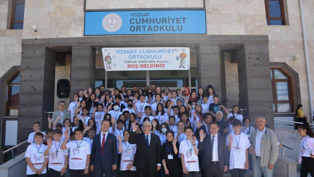 Cumhuriyet Ortaokulu 4006 TÜBİTAK Bilim Fuarı
