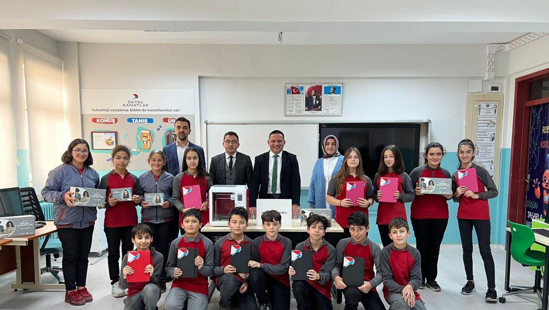  TOKİ Şehit Mehmet Koçak Ortaokulumuzda Dijital Kanatlar Projesi Uygulanmaya Başladı