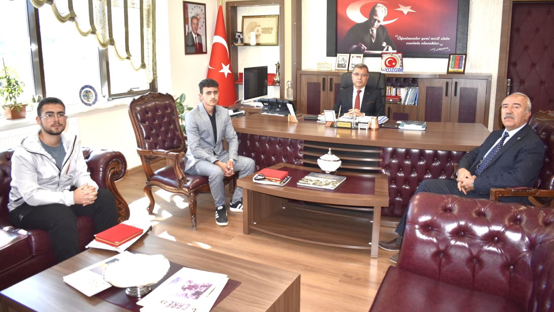 Yılın Kalfası ve Çırağı Öğrencilerimizden İl Müdürümüze Ziyaret