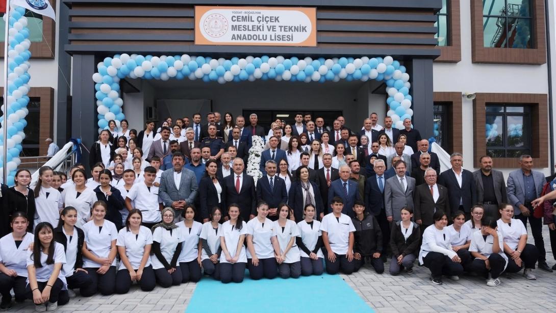 Boğazlıyan Cemil Çiçek Mesleki ve Teknik Anadolu Lisesi Hizmete Açıldı